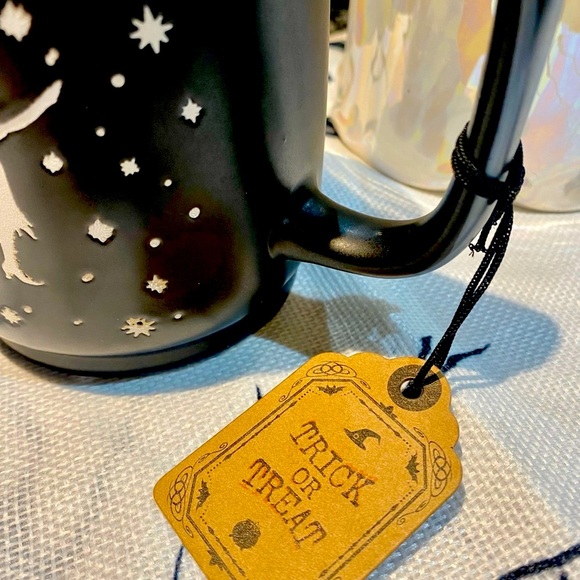 Gorgeous Feeling Witchy Adorable Coffee Mug with With Flying on Broom! NWT - Picture 4 of 6